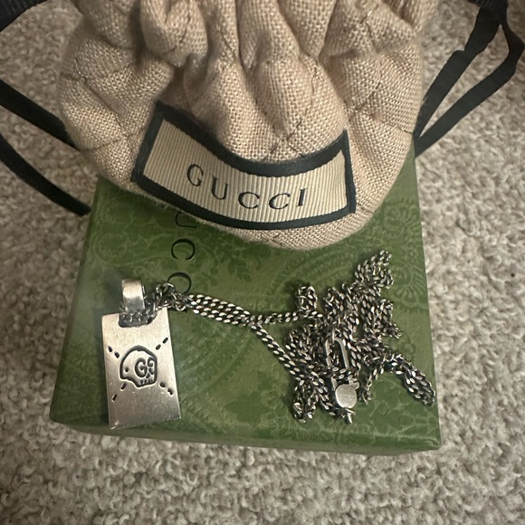 Gucci - Picture 4 of 8